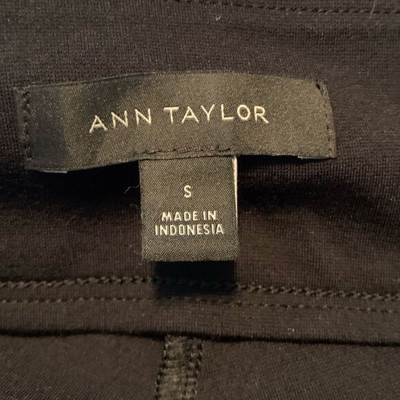 Ann Taylor black dress pants with gold hard wear - Picture 3 of 8